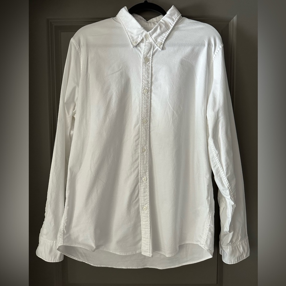 Abercrombie & Fitch White Collared Long sleeve Button-Up dress shirt. Size Large